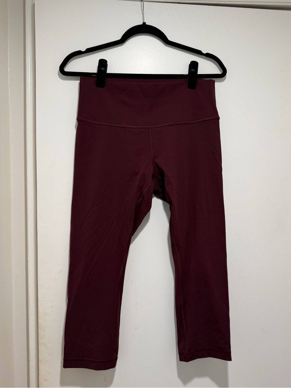 lululemon athletica Wine Capri Leggings